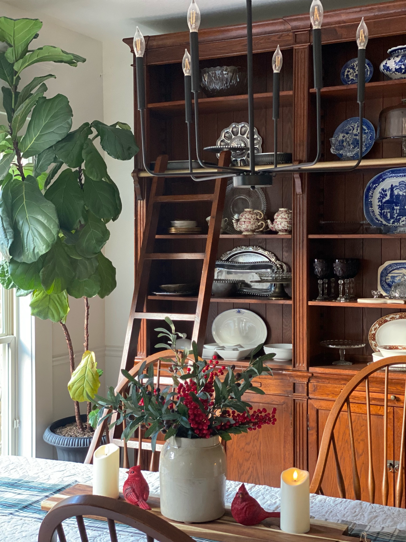 Old world classic library full of antiques and crystal 

Blue willow
Godinger crystal
Glassware
Pottery

#LTKHoliday #LTKhome