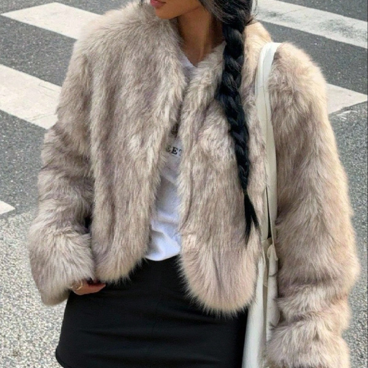 Chaquéta corta pelo beige | SHEIN