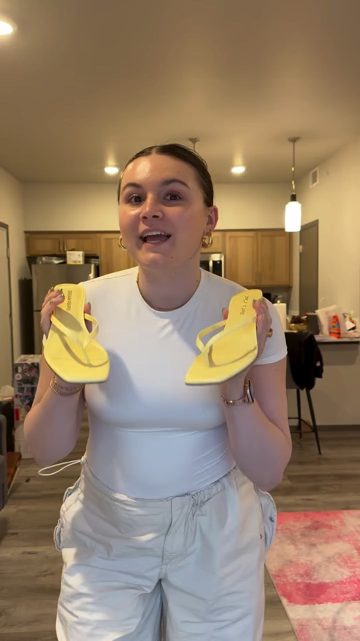 Save for a spring dinner out! 

I love butter yellow especially in accessories this time of year 🤭 Also cargos are SO in and I will be wearing mine on a weekly basis from here on out. 

#butteryellow #howtostyle #dinneroutfit #whatimwearing #stylewithme

#LTKMidsize #LTKootd #LTKgrwm