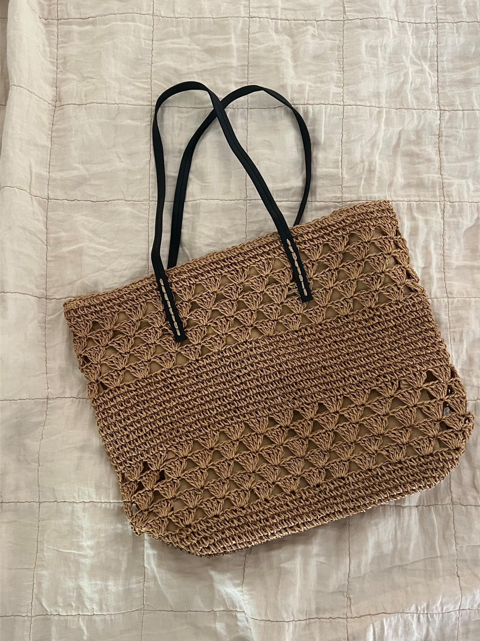 Big on the tote bags lately 🧺

#LTKTravel #LTKmomlife #LTKdayinmylife