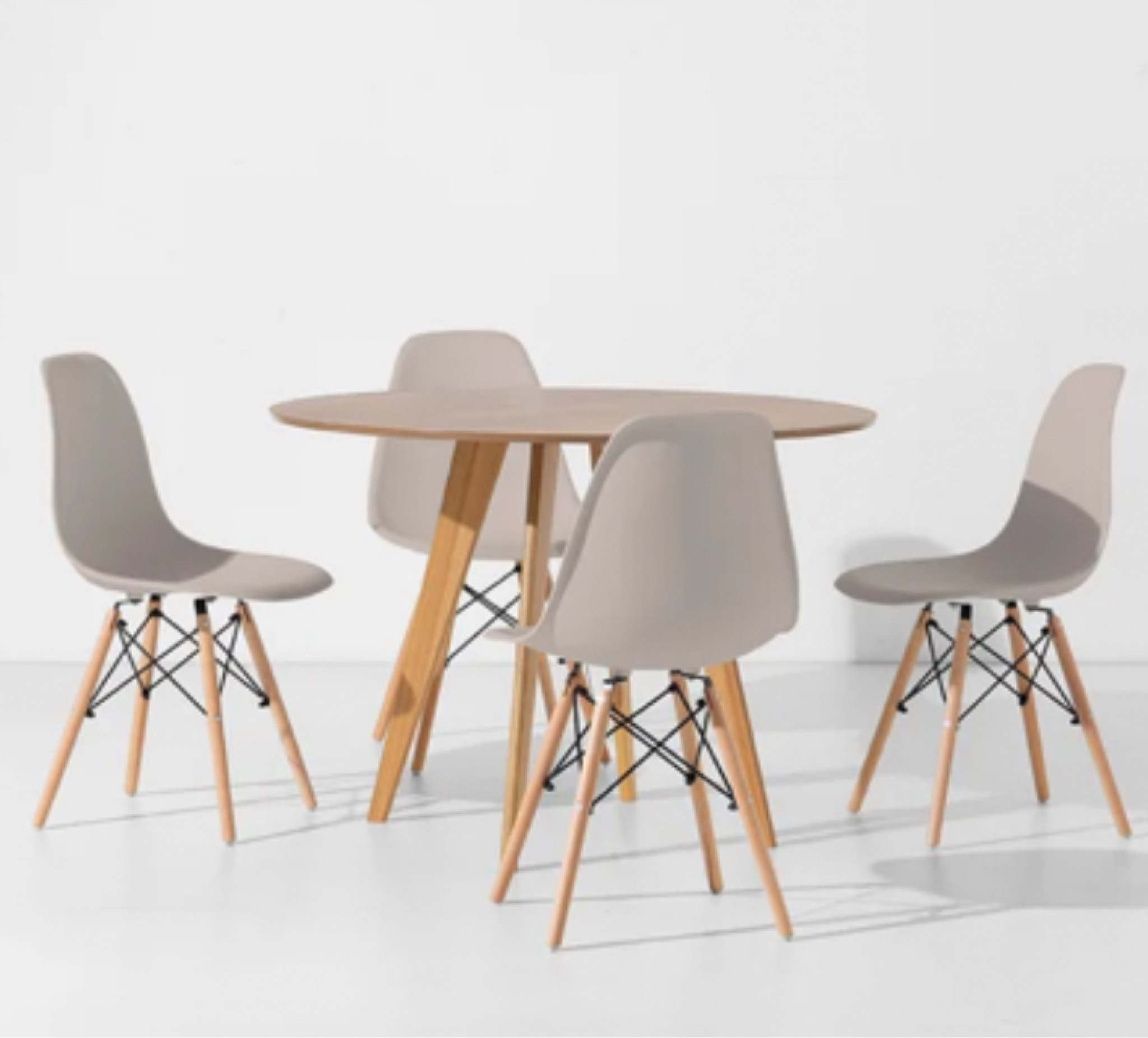 Conjunto Mesa de Jantar Square Redonda Freijó - 88cm + 4 Cadeiras Eiffel - Bege Acinzentado

#LTKpromo #LTKbrasil #LTKhome