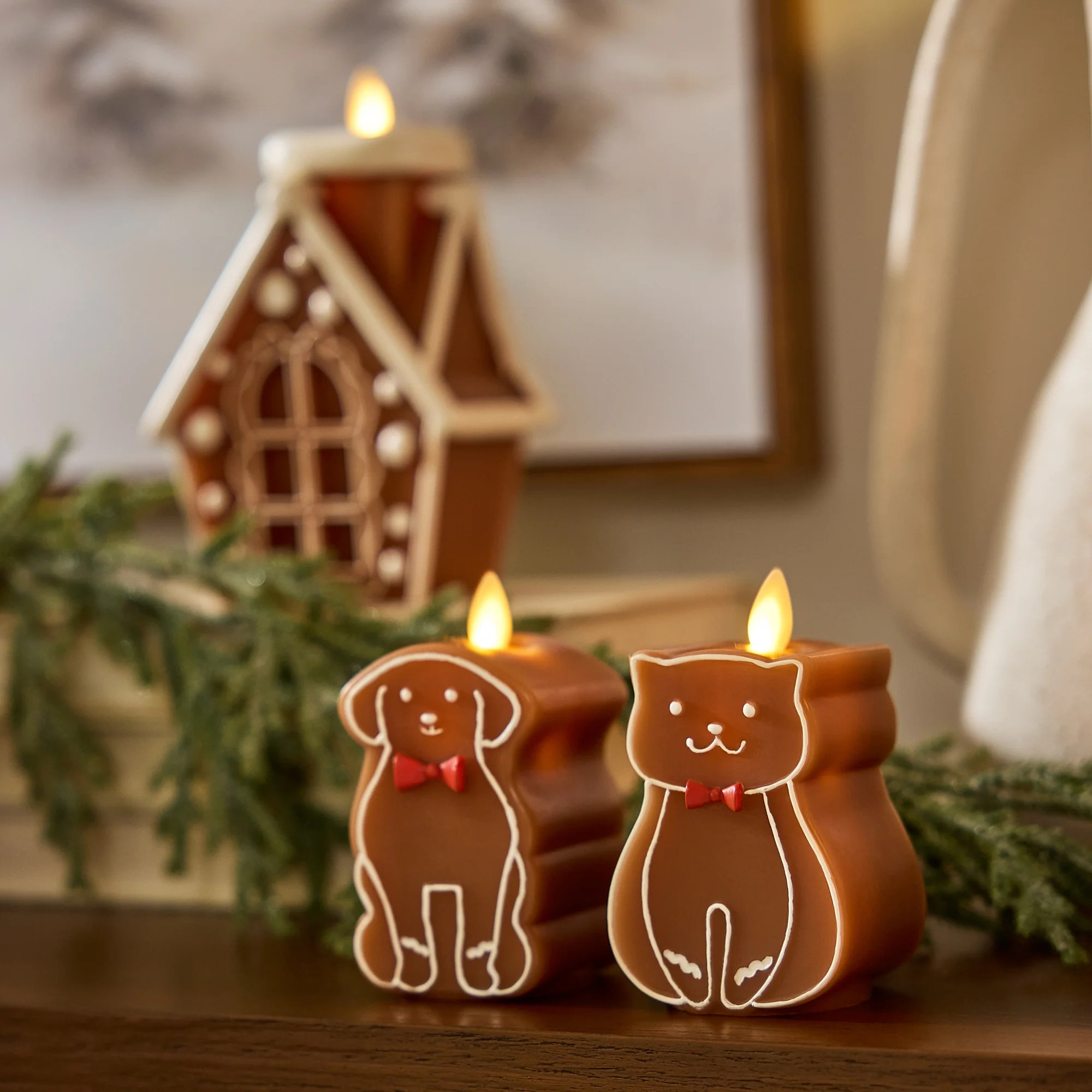 Gingerbread Cat Flameless Candle | Luminara