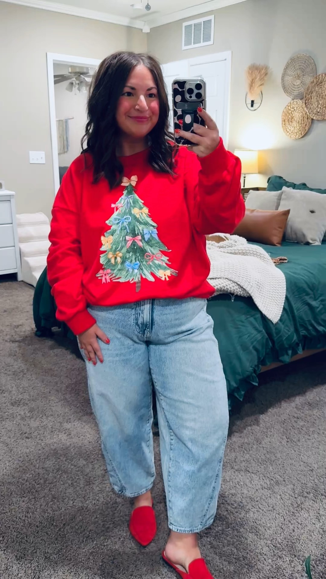 Keeping it merry in the classroom with the cutest Christmas top 🎄❤️

mules: fit true to size // wearing a 5
jeans: fit true to size // wearing a 14
crewneck: fits oversized // wearing an XL 

 

#LTKHoliday #LTKootd #LTKSeasonal