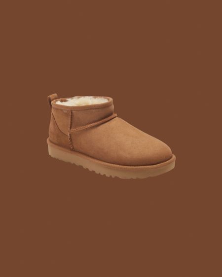 UGG Ultra Mini Classic



#LTKSeasonal #LTKshoecrush