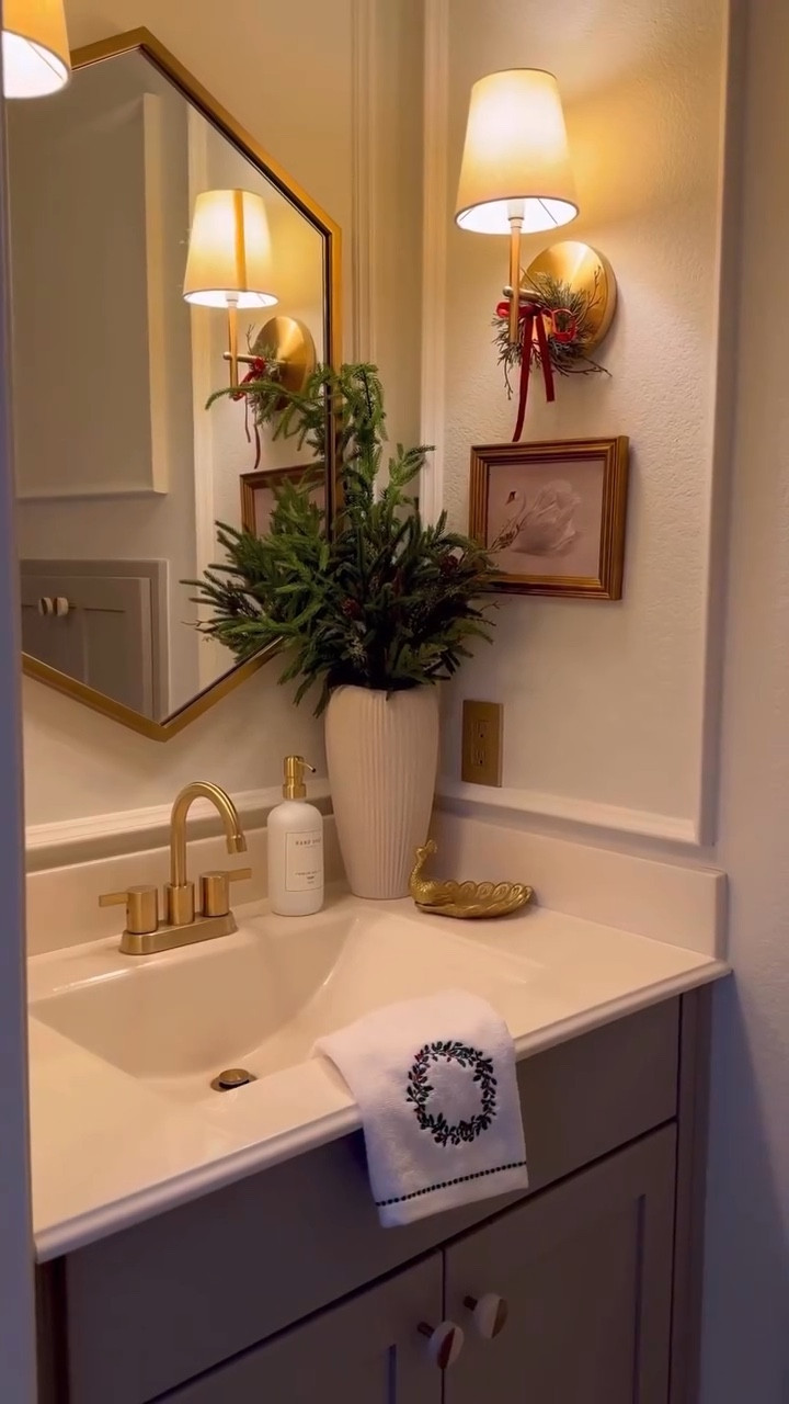 You know how it is, I ran in for “just one thing” and somehow walked out with a cart full of holiday goodies.

#targetfinds #holidaydecor #targetstyle #homedecor #cozyhome #targethaul #christmasdecor #decoronabudget