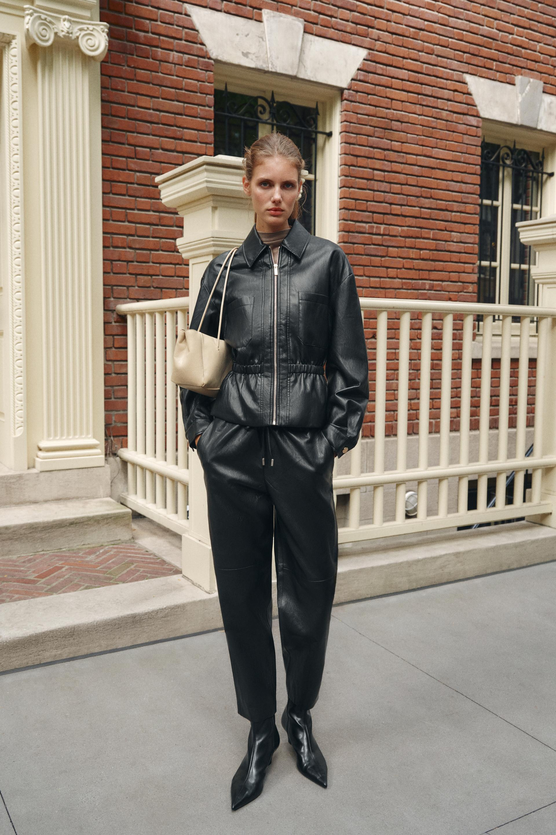LEATHER-EFFECT ELASTIC-WAIST PANTS | Zara US