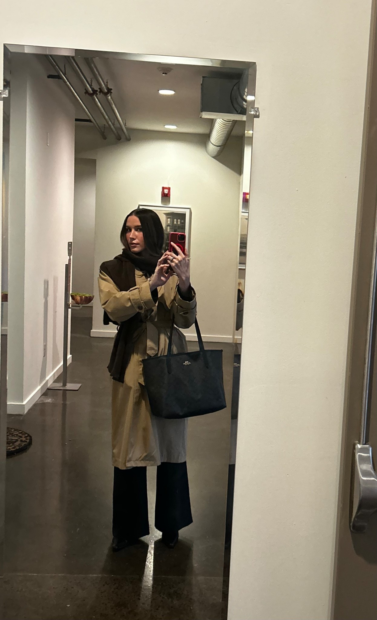 Every girl needs a good trench 

#LTKootd #LTKHoliday #LTKgrwm