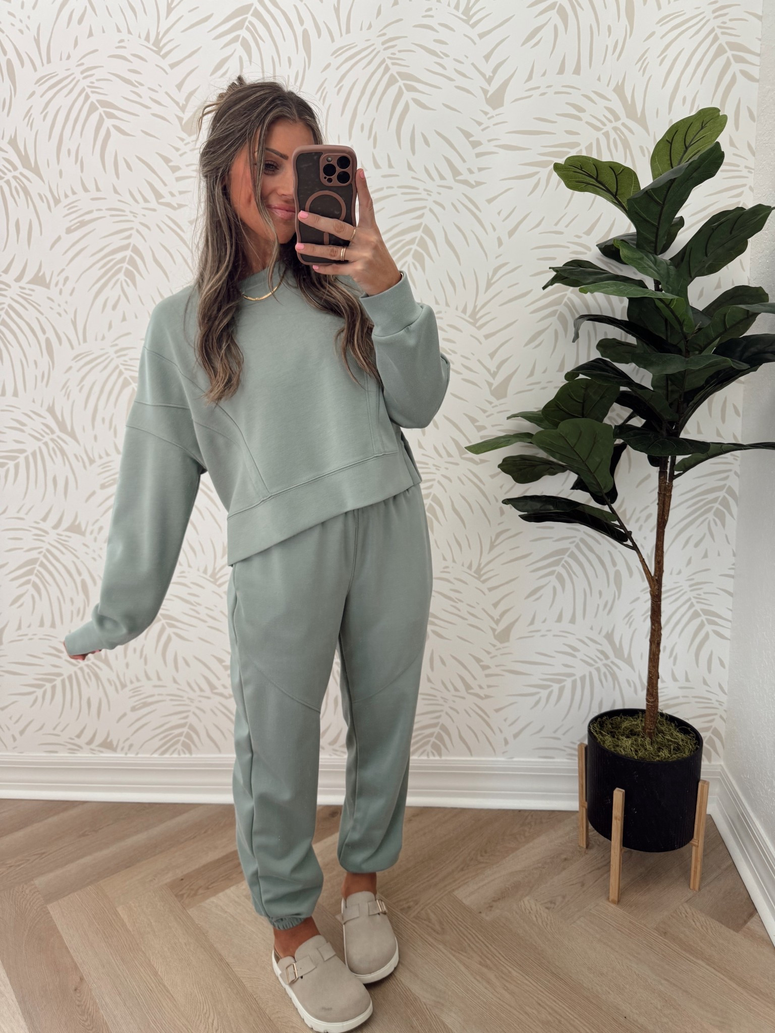 One of the best Amazon sets EVER!!!! Size small 