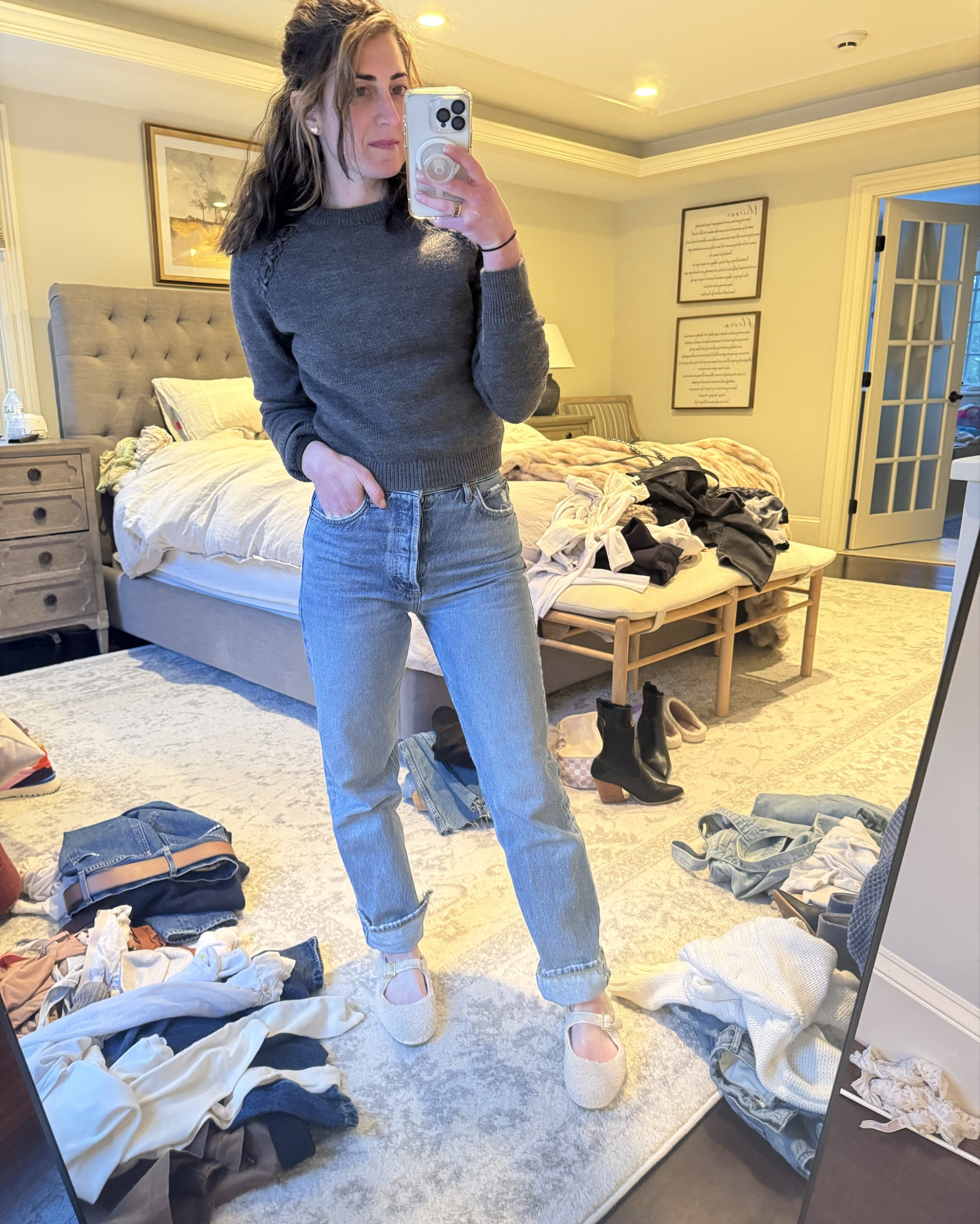 Winter crewneck sweater 90s denim Agolde shearling girly flats Zara 

#LTKSeasonal #LTKStyleTip