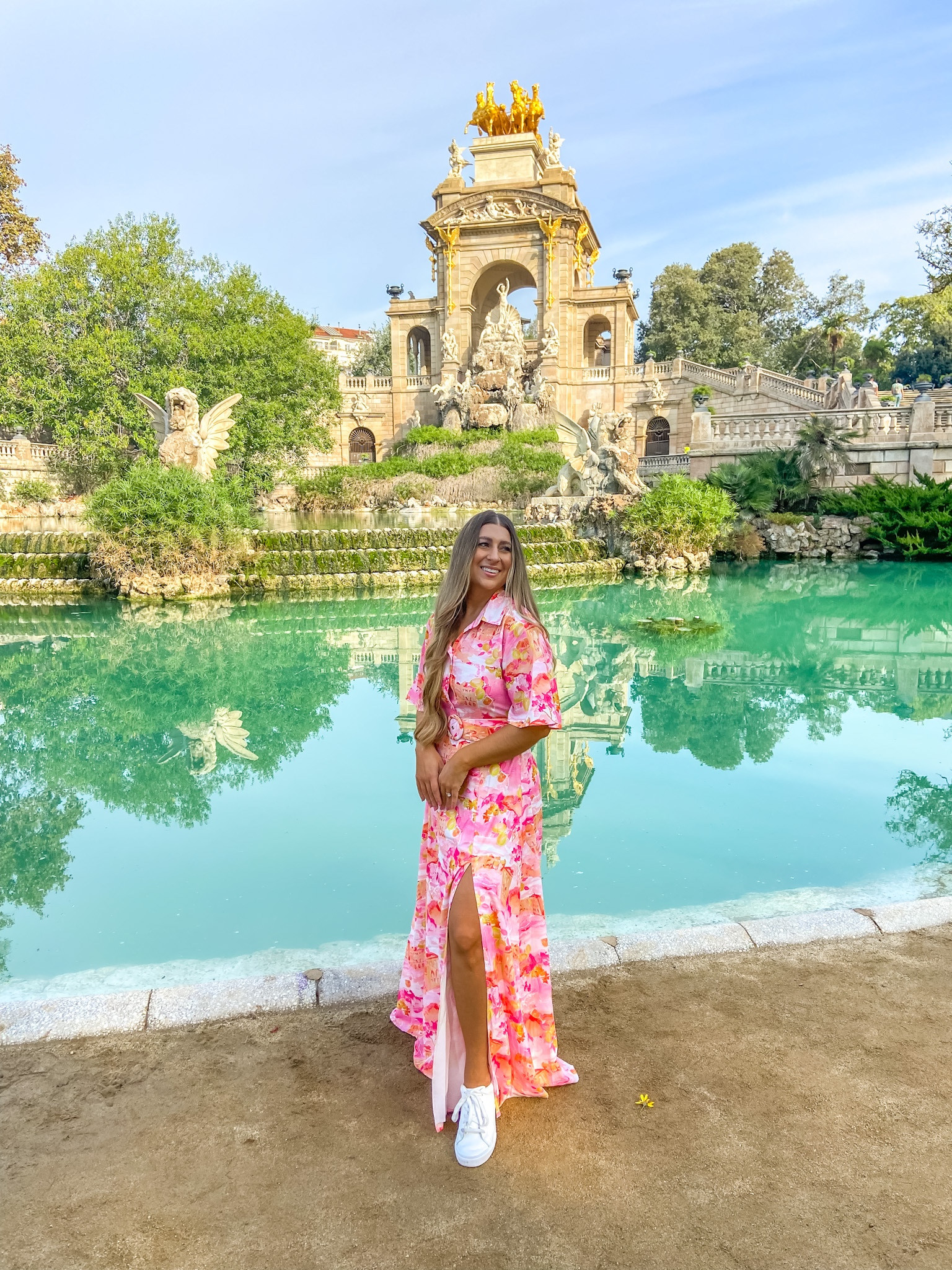 Barcelona 🇪🇸

 #petalandpup #petalandpuppartner 


#LTKeurope #LTKtravel #LTKmidsize