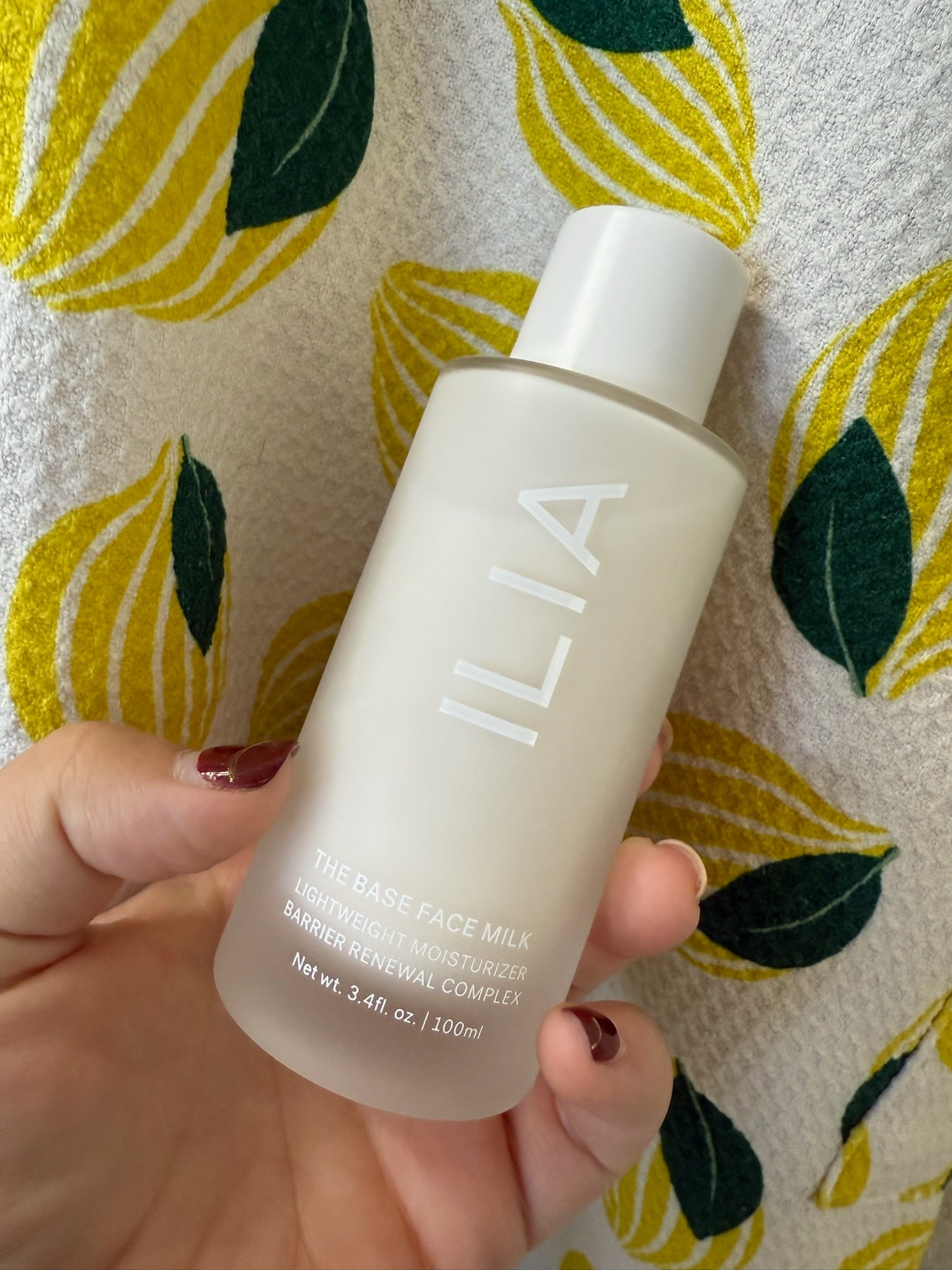 Obsessed with the Ilia face milk. I use it as my primer! It’s sooo good! 

Makeup
Skincare 
Sephora 


#LTKOver40 #LTKFindsUnder100 #LTKBeauty