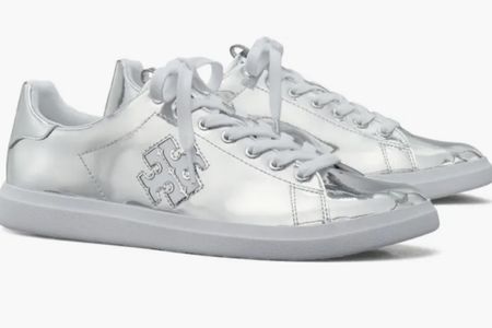 Tory Burch Double T Howell Sneaker

Logo cutouts add a signature flourish to this sophisticated metallic take on an everyday sneaker

#LTKWorkwear #LTKStyleTip #LTKActive