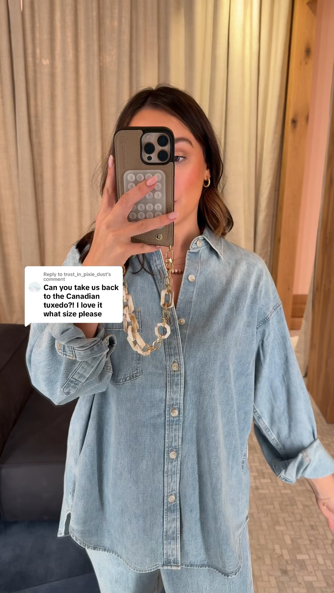 Size small top and 28 jeans!