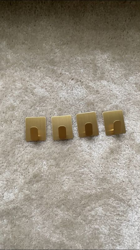 My hooks came in just in time before my mom did! Lol I couldn’t find the other one to the previous set but it was time to upgrade anyway. I’m loving the square look. They come in multiple colors and a pack of 4.

•Follow for more home decor!!•

#homedecor #decor #gold #goldhooks #hooks #showerhooks #bathroom #hookset

#LTKhome #LTKFind