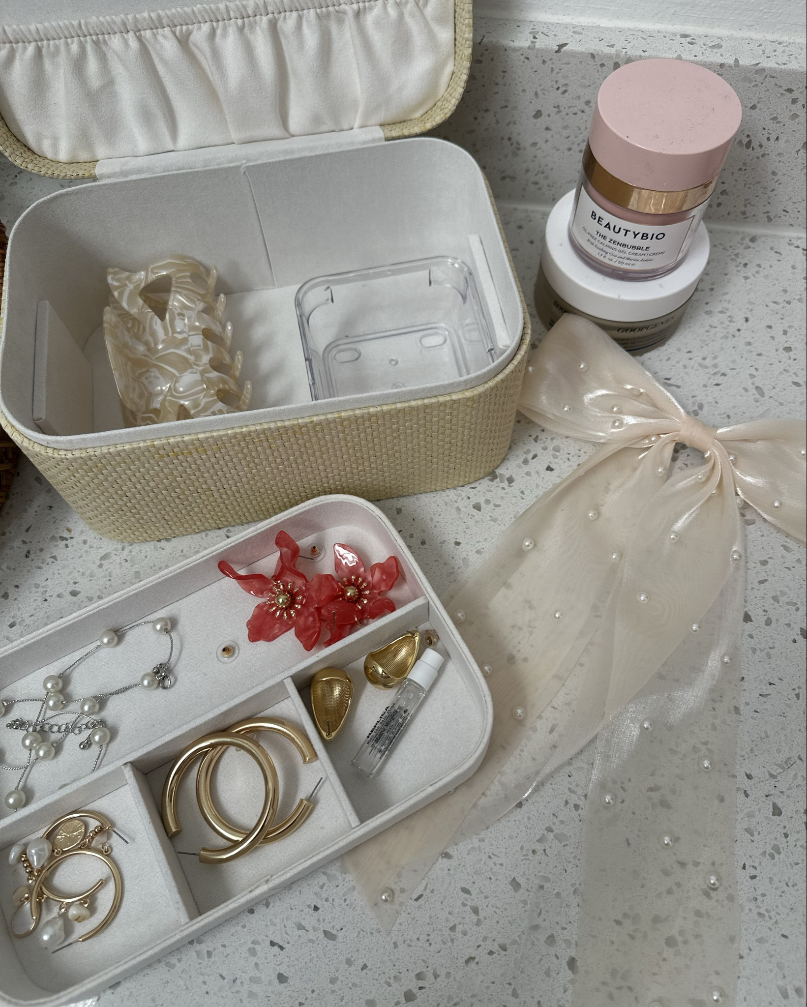 Absolutely gorgeous summer accessories I picked up from Target today!!! 

Flower earrings
pearl accessories
pearl necklace
pearl earrings
seashell earrings
pearl hair bow

#LTKSeasonal #LTKFindsUnder50 #LTKFindsUnder100