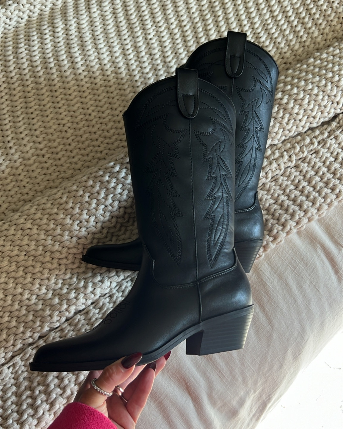 Can’t believe these cowboy boots are under $35 from. @walmart #walmart #walmartpartner

#LTKfindsunder50 #LTKHolidaySale #LTKsalealert