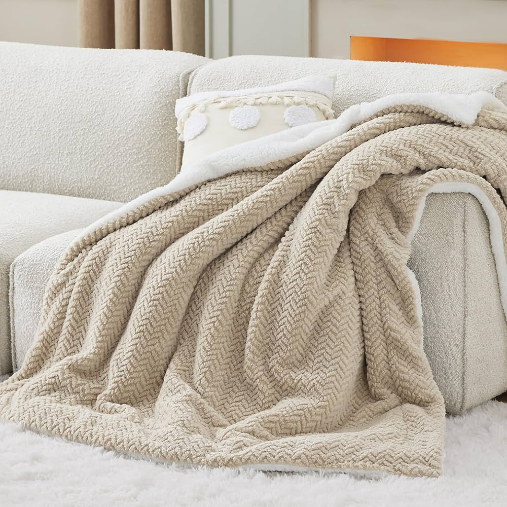 Bedsure Sherpa Throw Blanket for Couch - Herringbone Fleece Thick Warm Blanket for Winter, Fuzzy ... | Amazon (US)
