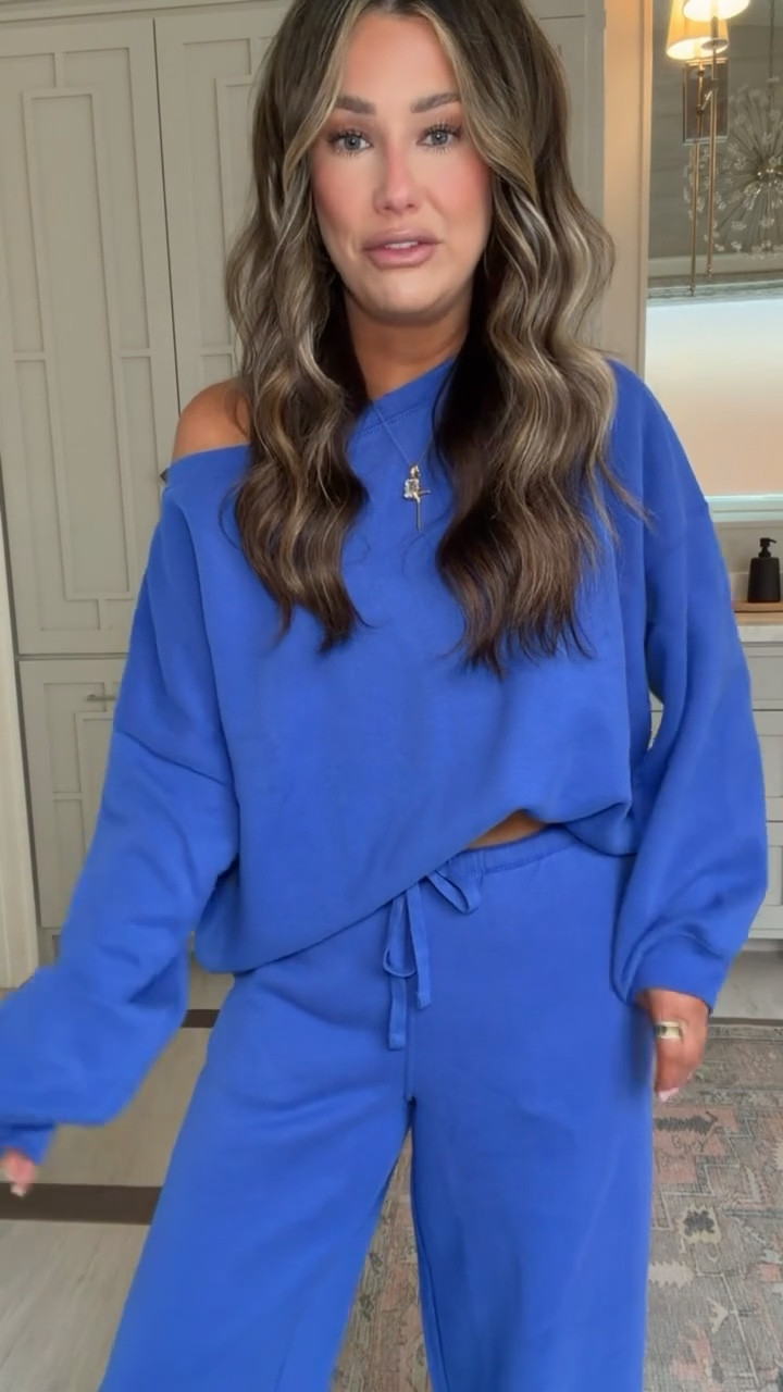 Spring is here and the AE haul is soo good use my code CristinaAE25 for 25% off


@AmericanEagle #AEPartner #AEJeans

#LTKmomlife #LTKSeasonal #LTKootd