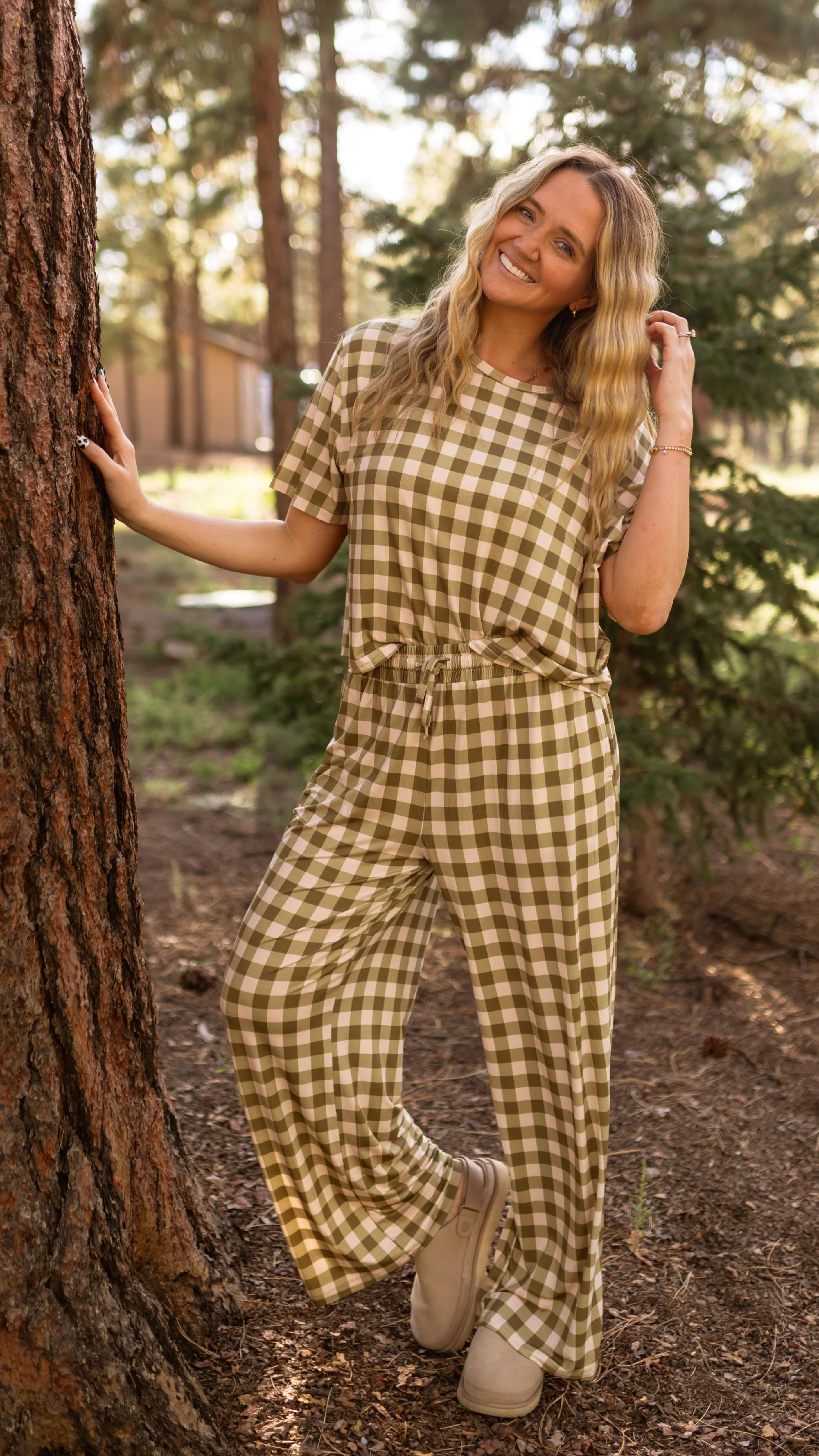 Women's T-Shirt and Pants Set in Green Gingham | Silks Design