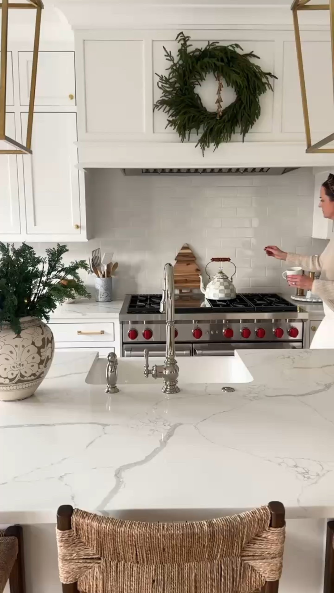 Styling my kitchen for the holidays! Modern coastal, traditional, serena & lily, mcgee & co, pottery barn. White kitchen, gold pendant lights, kitchen island lighting. 

#LTKHoliday #LTKHome #LTKSeasonal