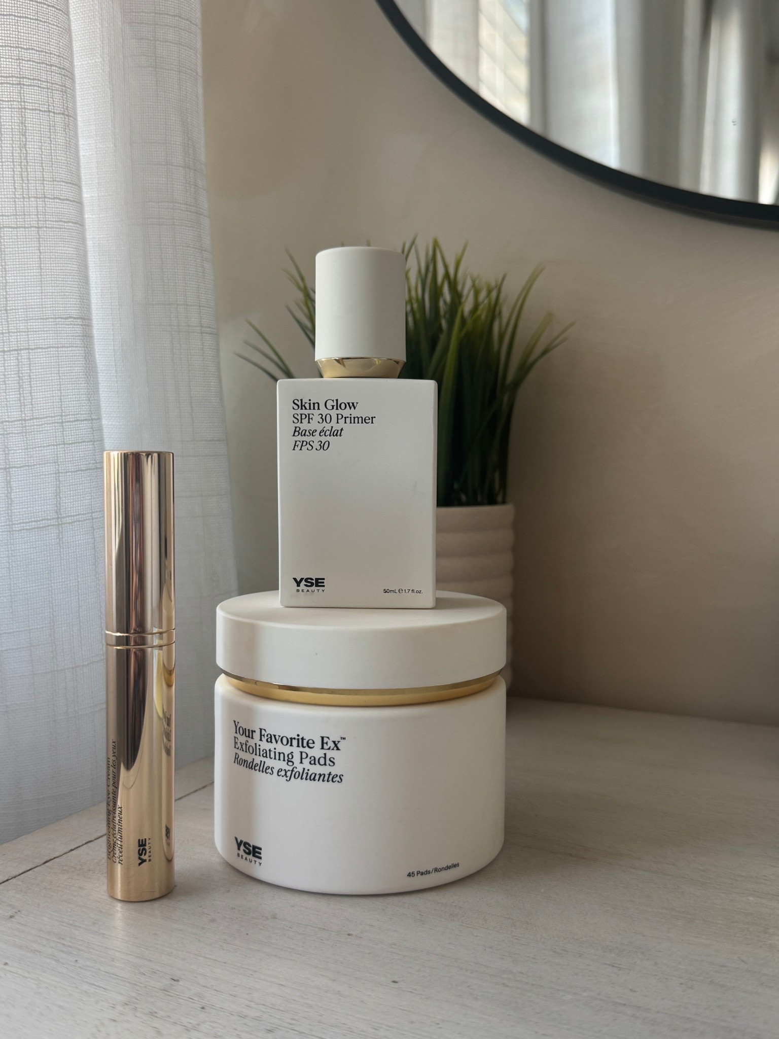 Today’s skincare routine !! Before the gym, my skincare has one job keep my skin clear, calm, and protected while I move.

I always start with toning pads because they’re an easy reset. They gently cleanse the skin, remove anything left over from the day, and help prevent buildup before I start sweating. It’s one of those steps that makes a big difference without overdoing it.

For the gym, I keep everything lightweight and breathable. Heavy products can trap sweat and clog pores, so I choose formulas that absorb quickly and support my skin barrier instead of sitting on top of it. My skin feels comfortable during the workout and balanced afterward.

What I love most is that these are the same products I use every day. They’re simple, effective, and made for real life whether I’m heading to Pilates, running errands, or just taking care of my skin at home.

Everything I use is linked here so you can build a routine that works with your lifestyle and keeps your skin clear before the gym and beyond.

#GymSkincare #PreGymSkincare #WorkoutSkincareRoutine #SkincareForActiveWomen #EverydaySkincare #SkinBarrierCare #ToningPads #CleanGirlSkincare #PilatesGirl #LTKBeauty

#LTKBeauty #LTKgrwm #LTKmorningroutine