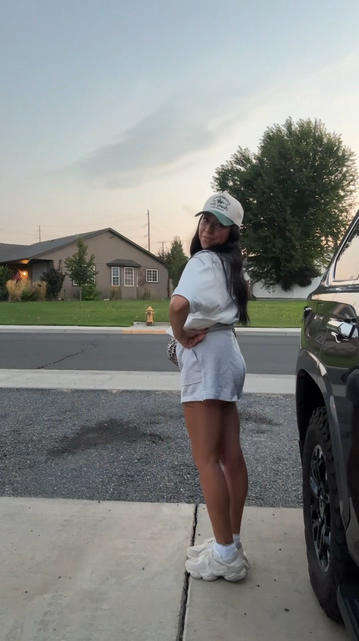 Sunday fall outfit 

Lounge shorts
Aerie shorts
New balance 
9060
Trucker hat 
Fall outfit
Fall sale 

#LTKFallSale #LTKShoeCrush #LTKStyleTip