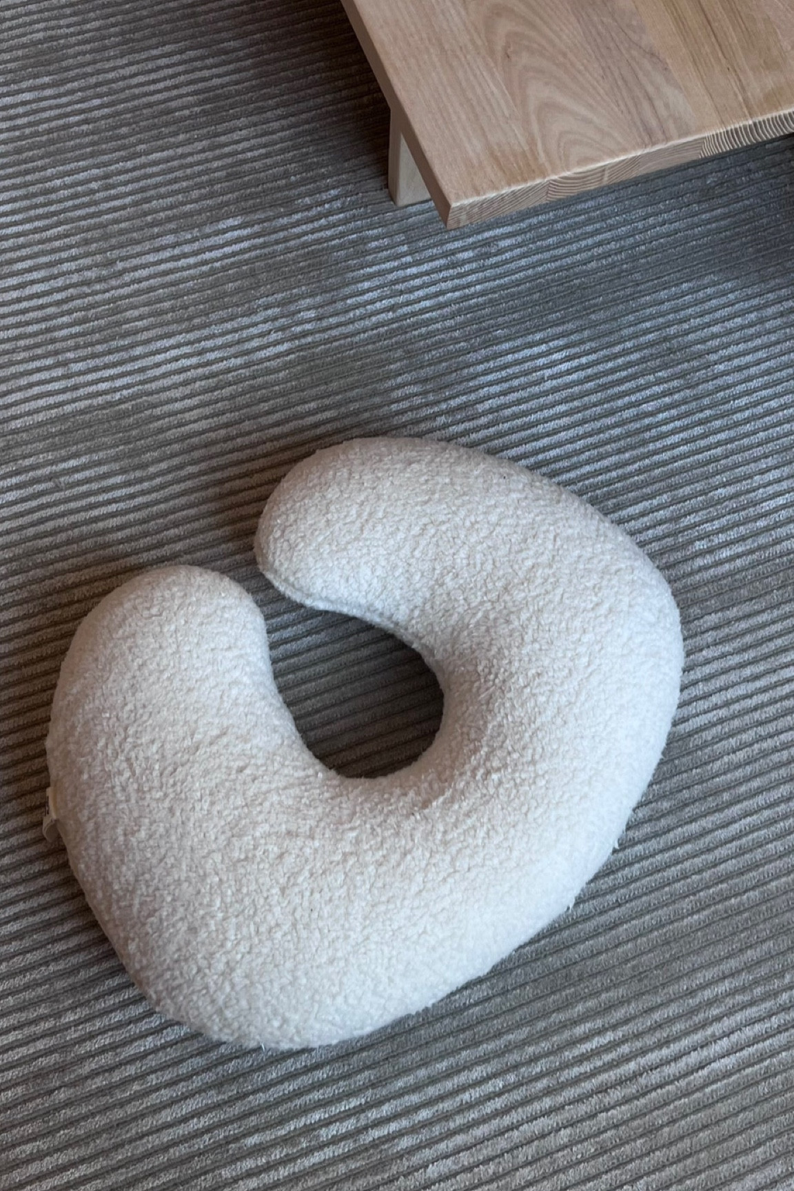 aesthetic sherpa boppy + boppy cover #baby #breastfeeding #neutralbaby #hospitalbag

#LTKbump #LTKbaby