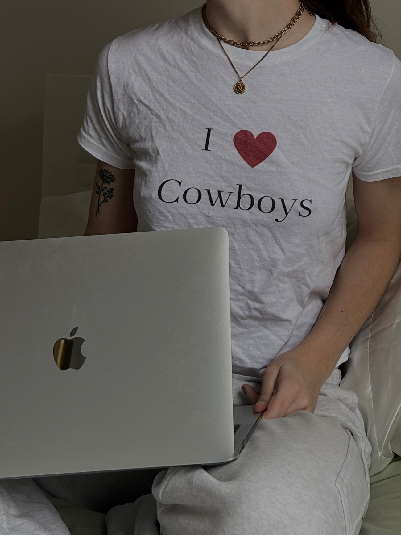 Easy everyday outfit, but make it fun 🤍
A comfy graphic tee I love for casual days, working from home, or running errands. Simple, relaxed, and easy to style with jeans, sweats, or layered under a jacket.
Shop my exact casual outfit below — perfect for everyday wear, cozy days, and laid-back style.

graphic tee • casual outfit • everyday outfit • work from home outfit • comfy clothes • relaxed style • easy outfit ideas • casual fashion



#LTKhome #LTKsale #LTKworkwear