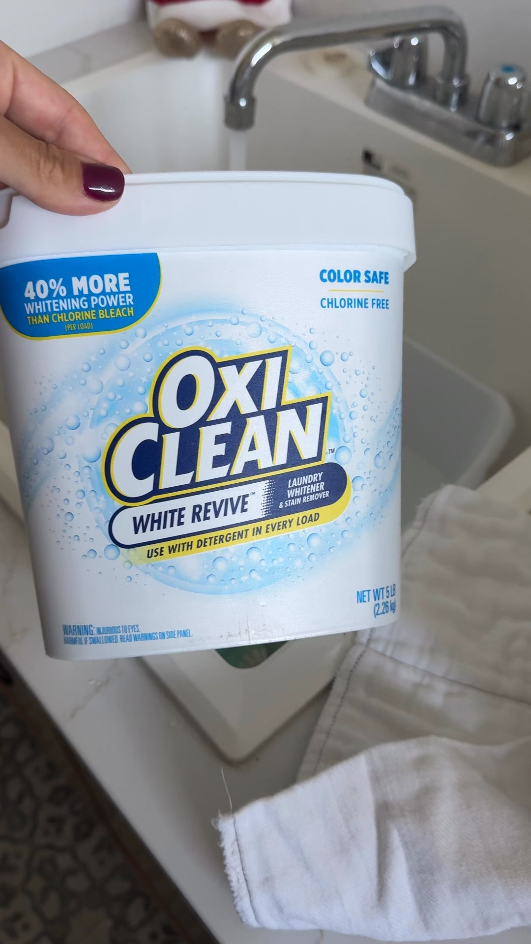 The best product for keeping white clothes, white and removing stains!