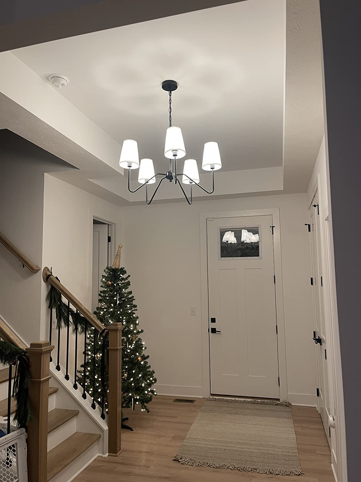 JSDORSY Chandelier for Dining Room, Modern Pendant Light Fixture Over Table with White Shade Clas... | Amazon (US)