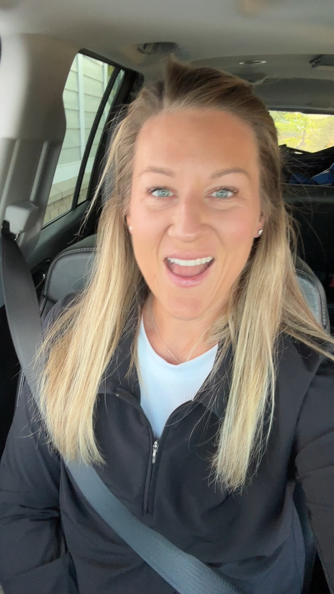 @athleta Athleta has a Warehouse sale today with up to 70% off!!!
I’m 5’9”
Renew tanks: my fave: size L
Pants: endless size medium
#LTKAthleta 

#LTKFitness #LTKSaleAlert #LTKWorkwear