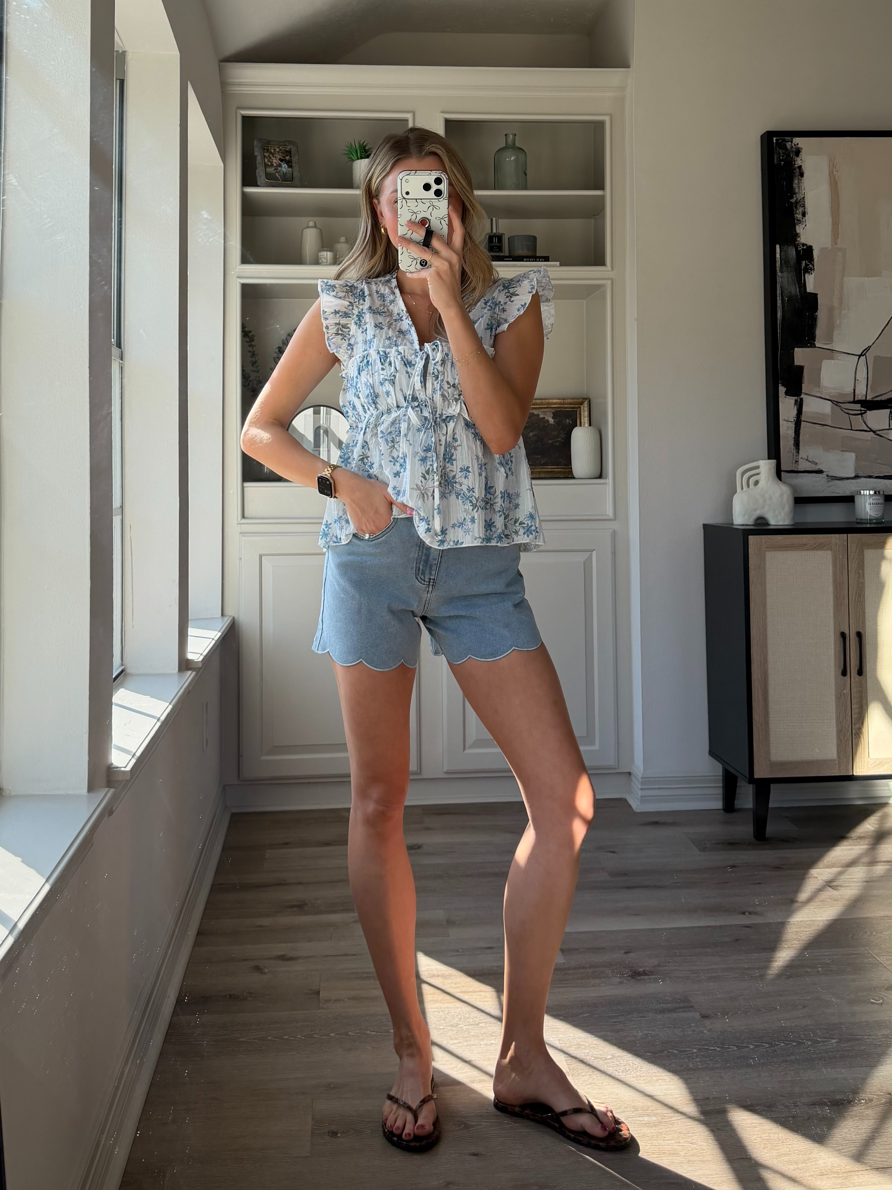Comfortable chic spring outfit | Wearing 2 in denim shorts + S in floral top  

 