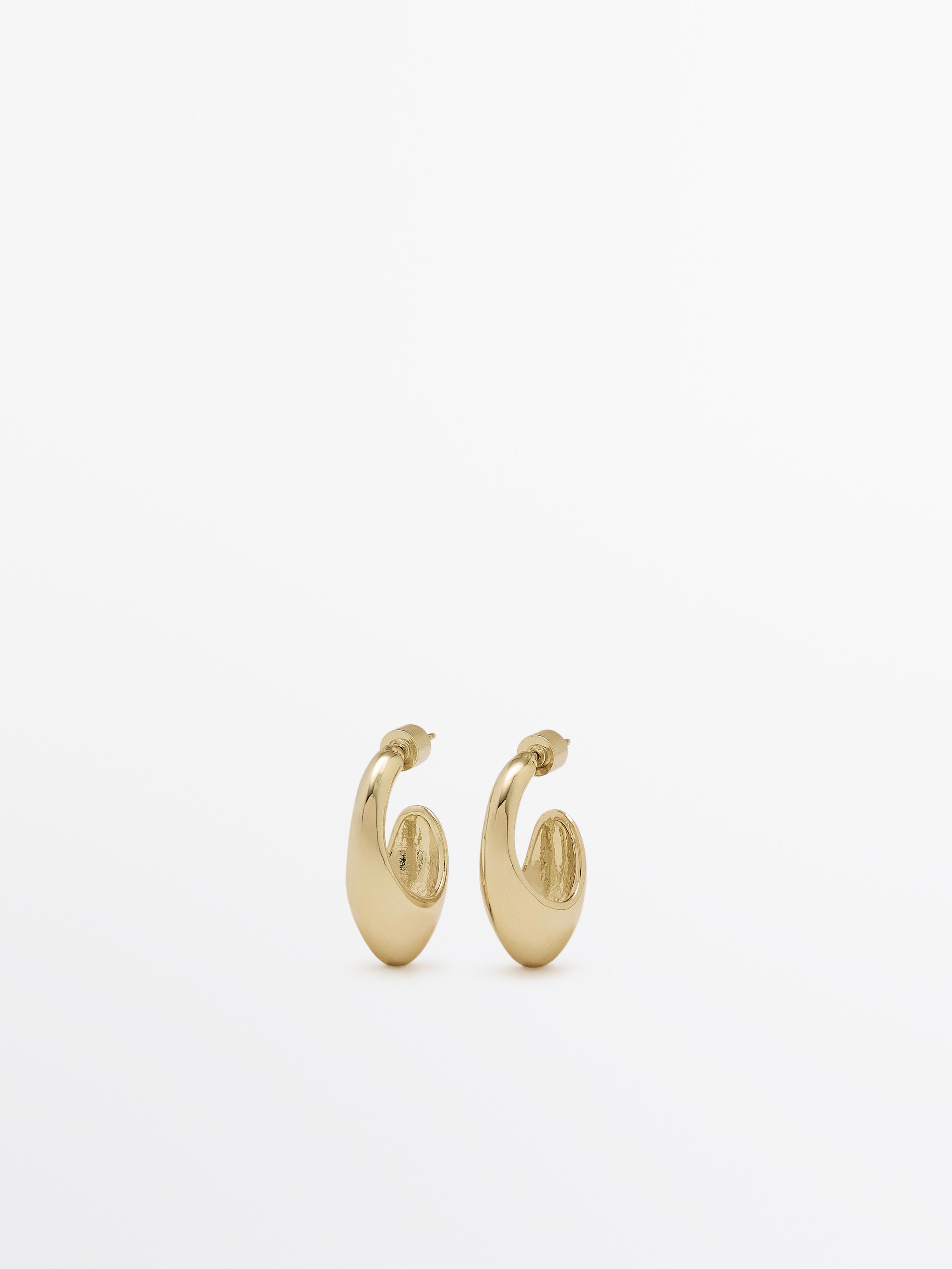 Oval hoop earrings | Massimo Dutti UK