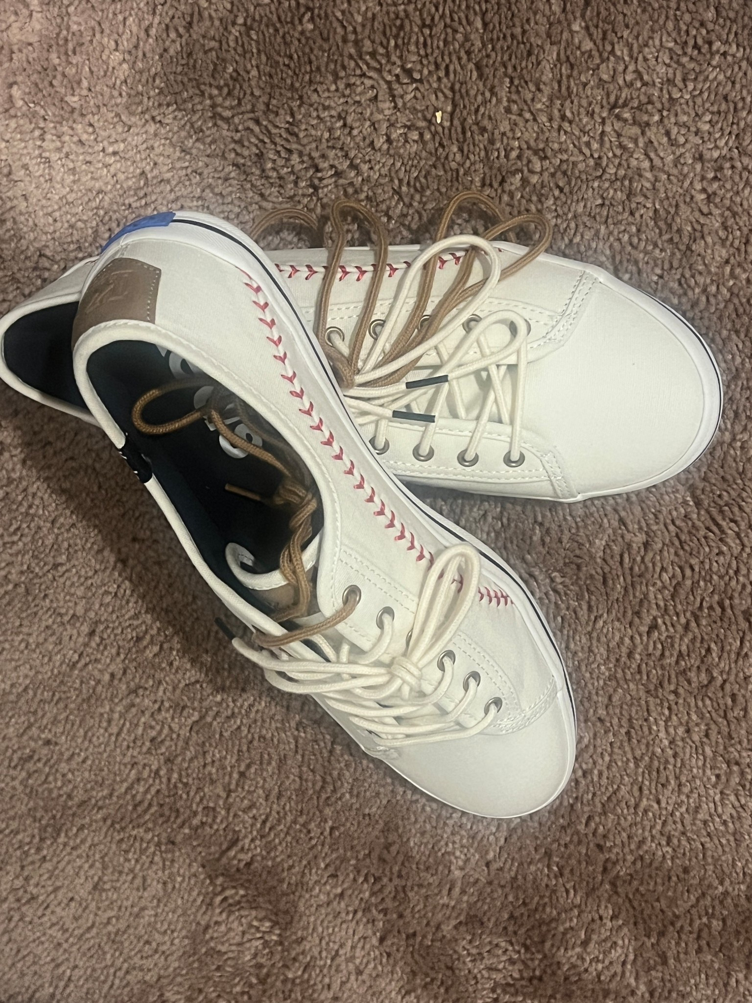 Cutest low top baseball tennis shoes 😍