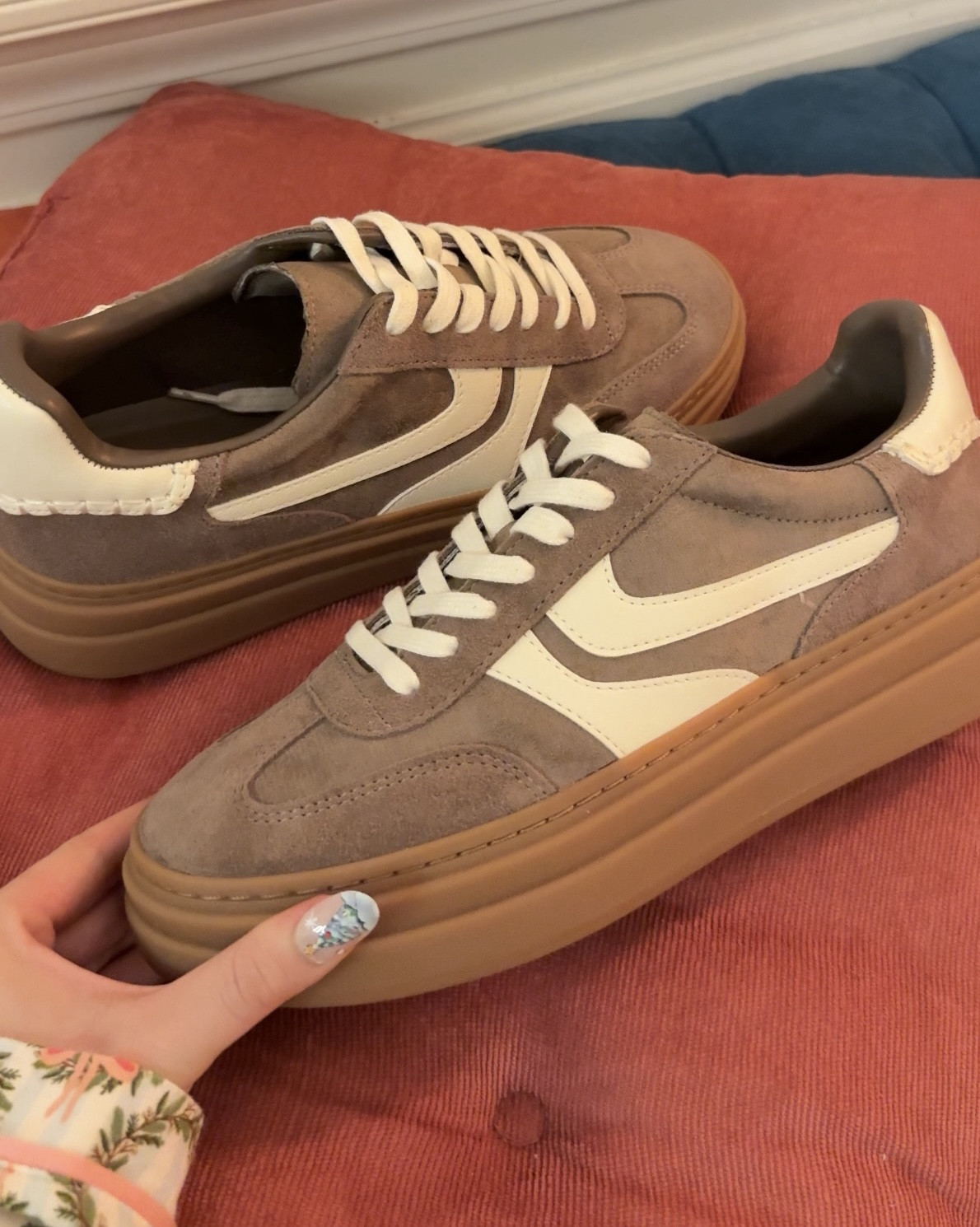 brown steve madden sneakers | cute everyday fall shoes 