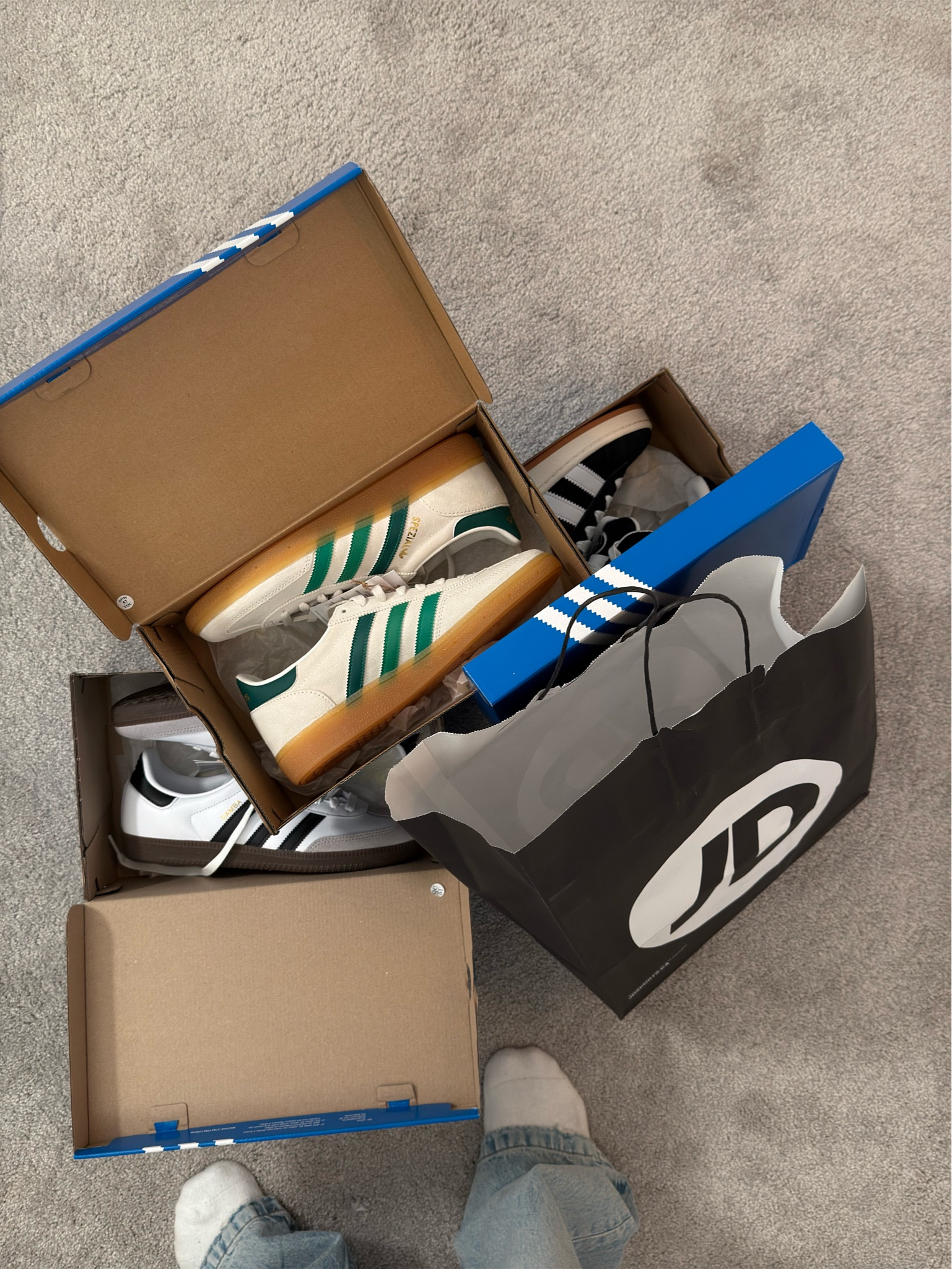 Some footwear essentials for last minute gifts 

#LTKSeasonal #LTKmens #LTKstyletip