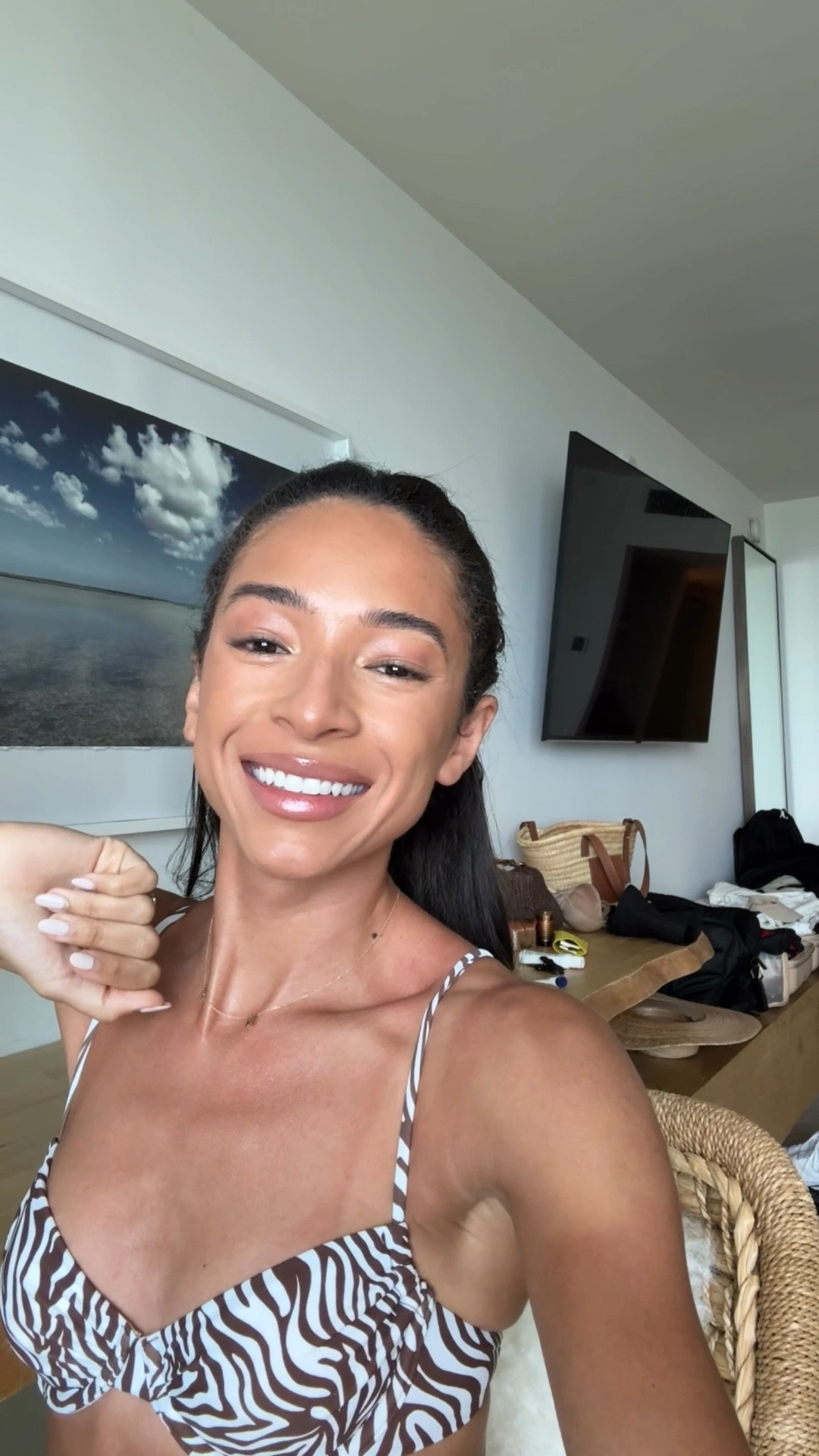 No makeup makeup for pool and beach days! Code NENA to save 15% off on makeup! Sunscreen lip balm and sunscreen powder are 20% OFF 🤩

Shade tan in tinted spf
Shade 35n concealer
Shade warm bronze in contourring

#LTKBeauty #LTKSaleAlert #LTKTravel