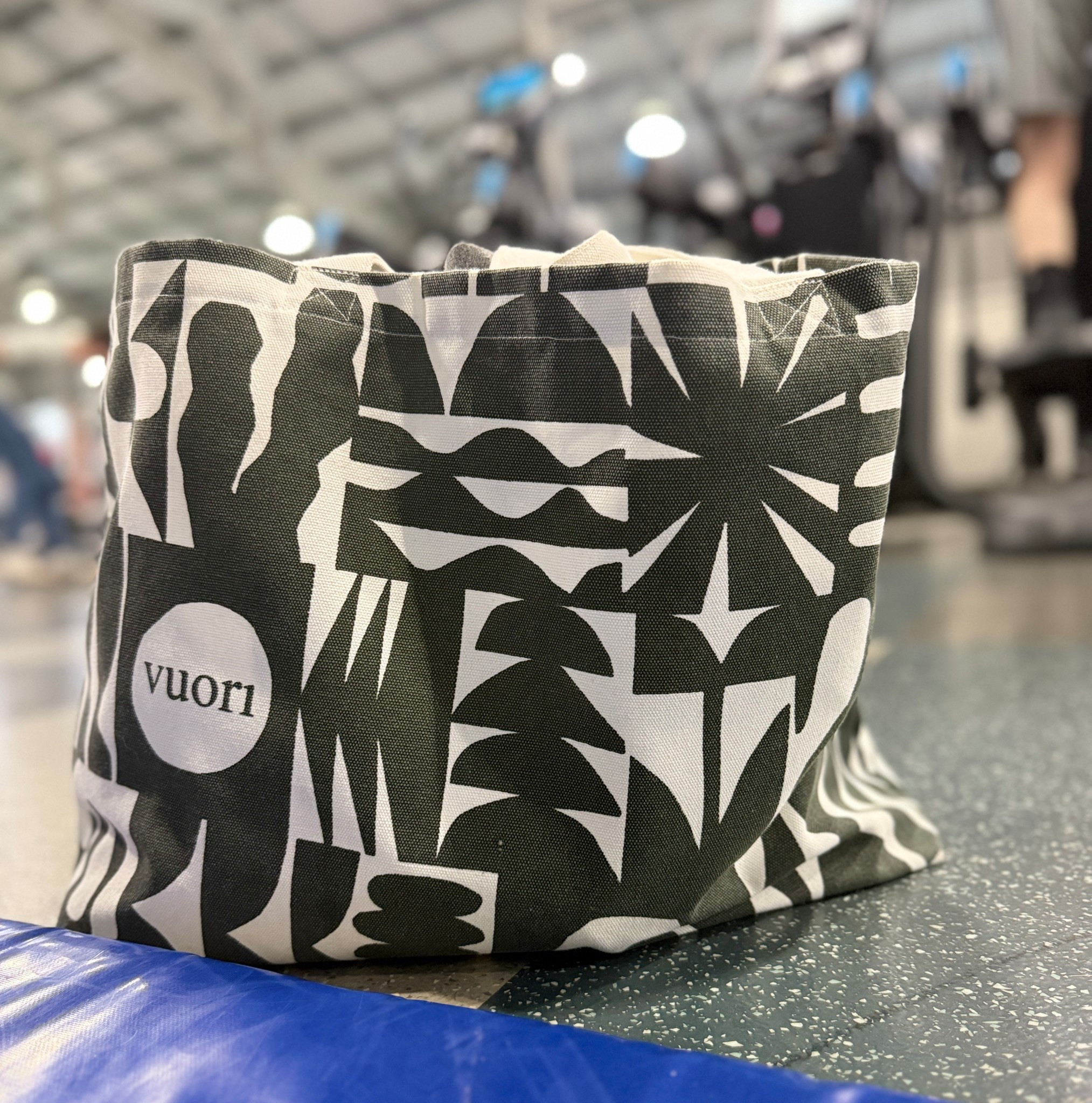 12 days of LTK🎄Vuori🫶 Get a free bag and tote with 250 dollar purchase.

#LTKmomlife #LTKHoliday #LTKGiftGuide