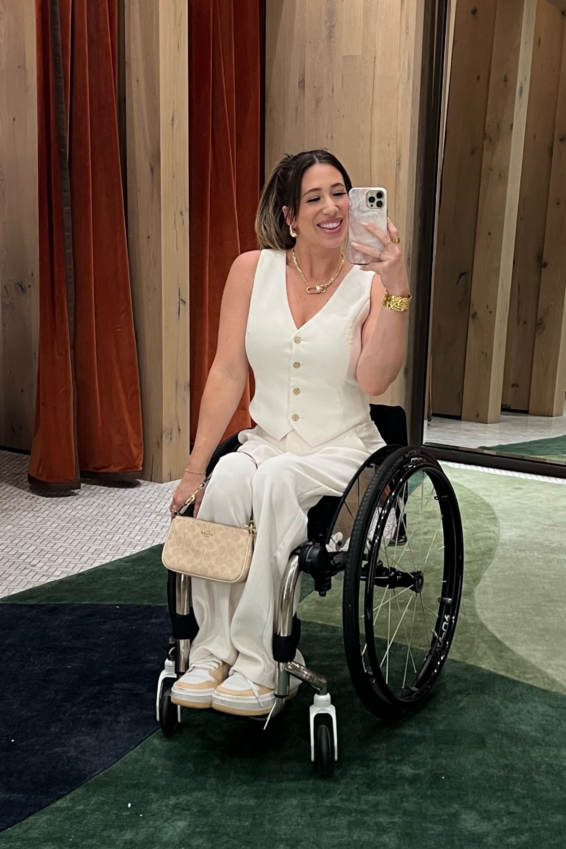 Aritzia never disappoints with the business necessities 🫶🏼

#LTKSeasonal #LTKworkwear #LTKstyletip