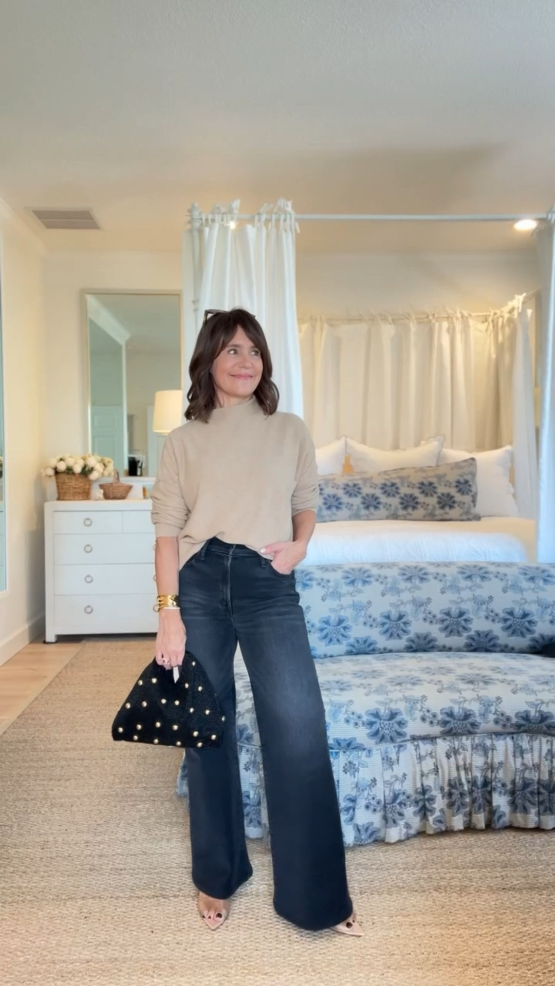 Fall outfit inspo! Love this new cashmere sweater from Anthropologie🤎 It comes in so many colors and is the perfect staple for fall! 

@anthropologie #AnthroPartner