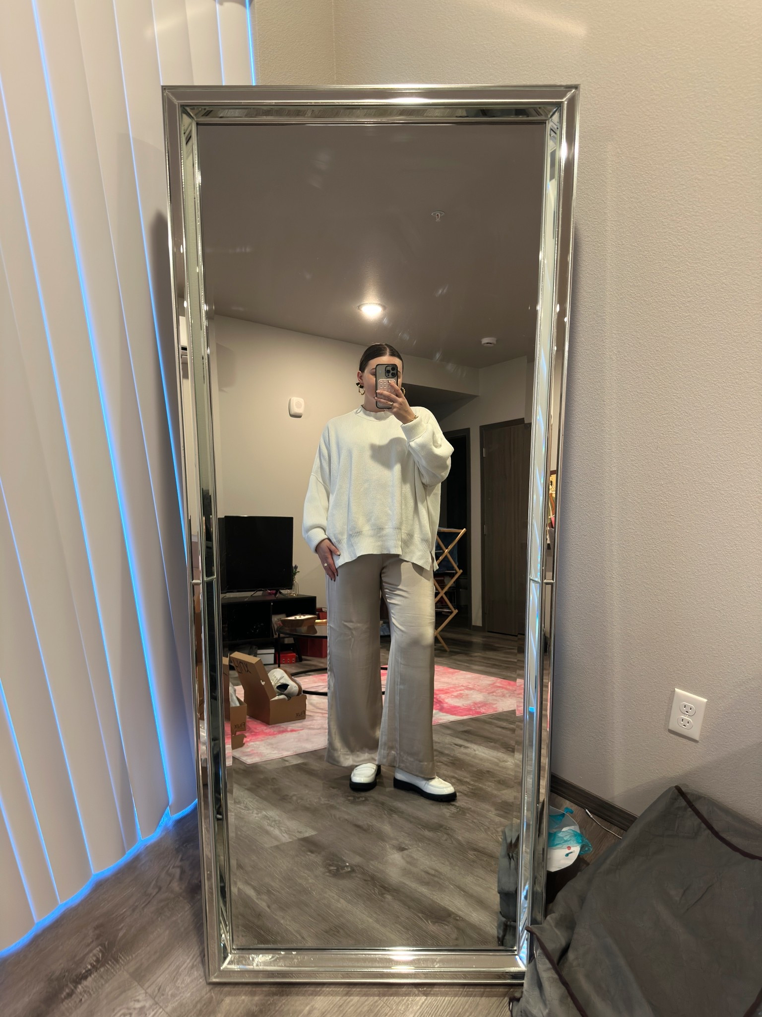 Comfy and elevated work outfit! Loved wearing this to the office it’s perfect for those fall days when you want to be comfortable. 

I’m wearing a S sweater, size L pants and size 9 loafers

#LTKMidsize #LTKFindsUnder100 #LTKStyleTip