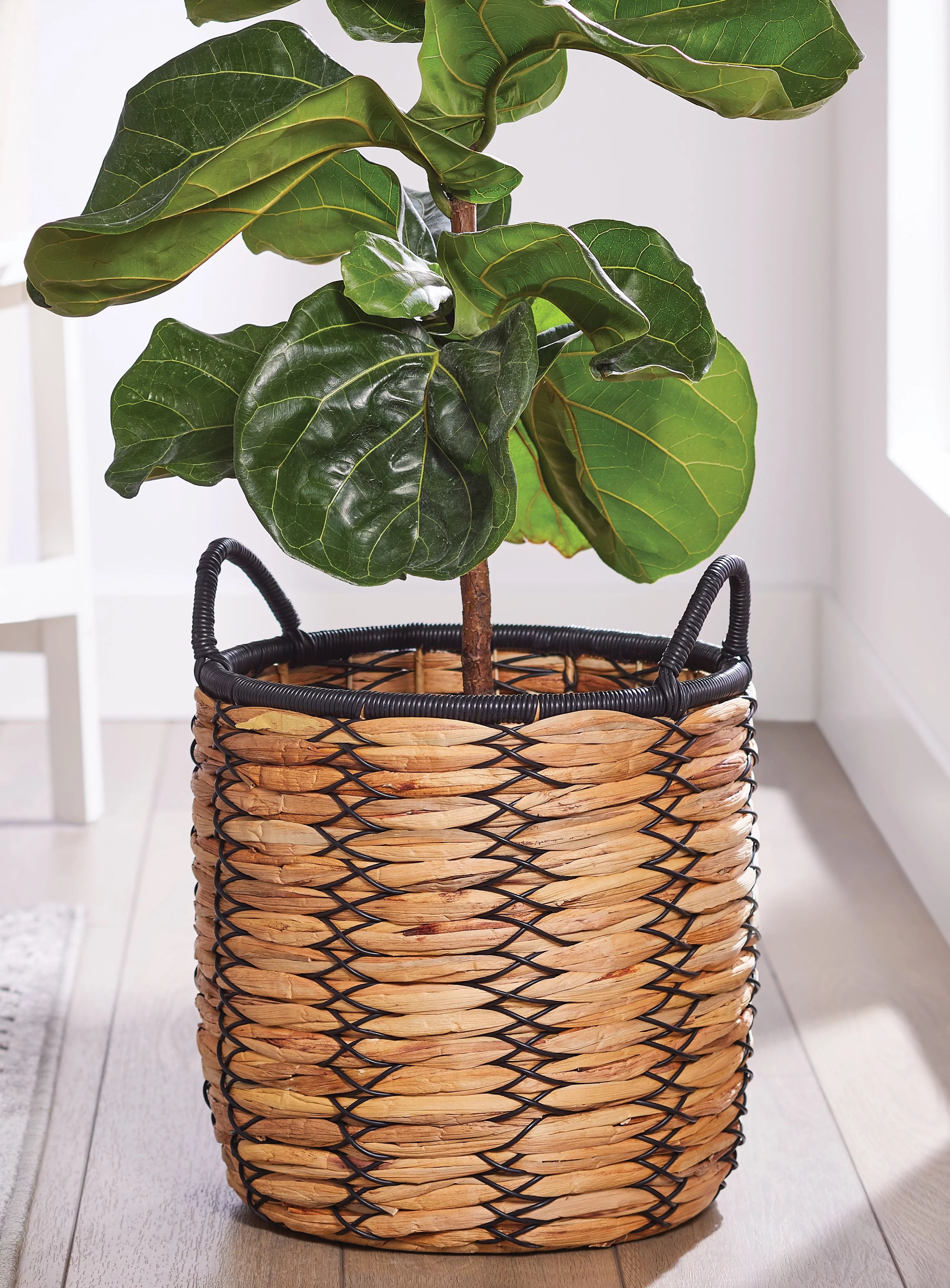 Better Homes & Gardens 15 Inch Round Woven Water Hyacinth Basket Planter - Walmart.com | Walmart (US)