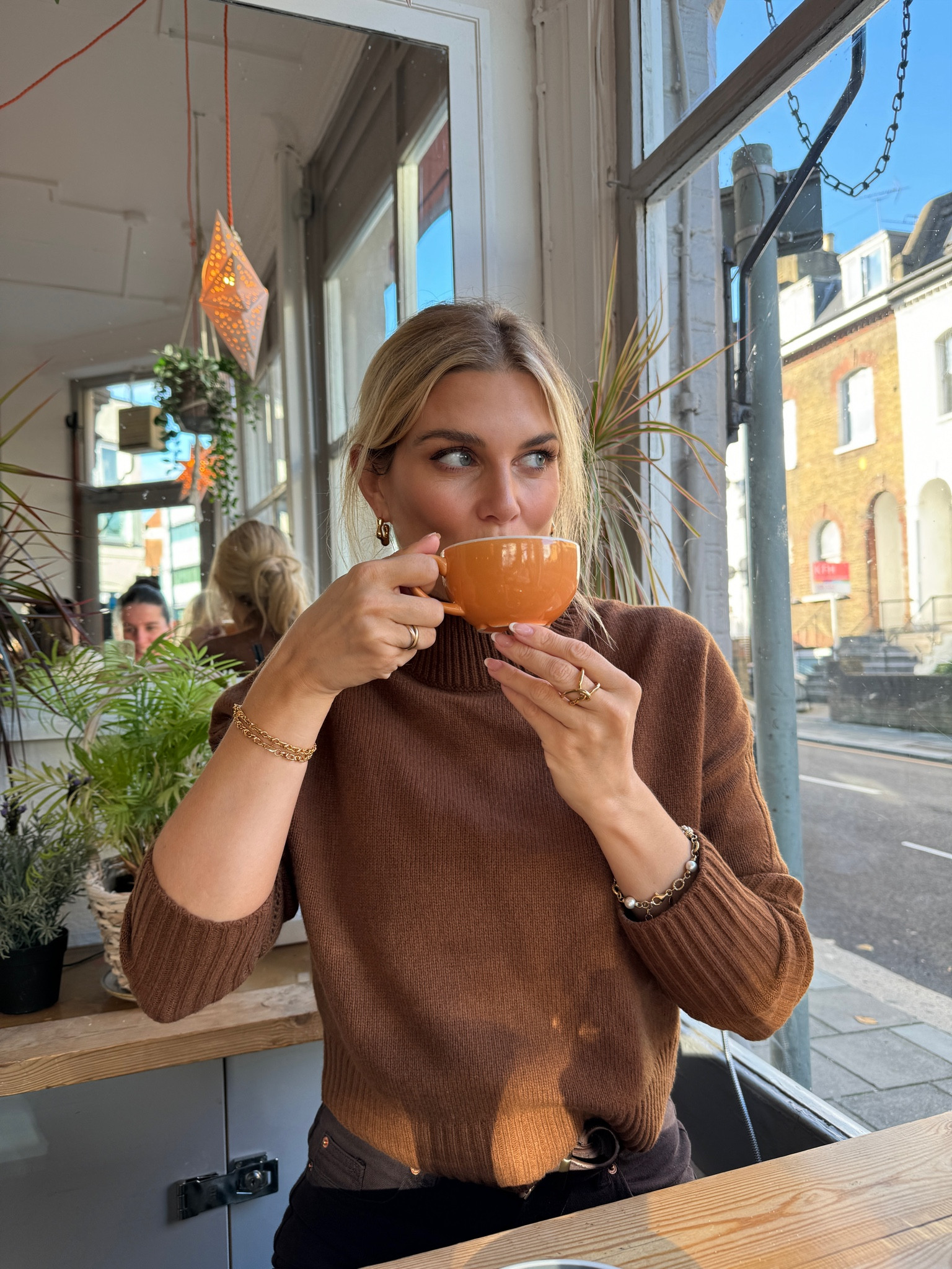 Coffee date ☕️🍂

The earrings and double chain bracelet are both Maudella! 



#LTKuk #LTKeurope #LTKautumn