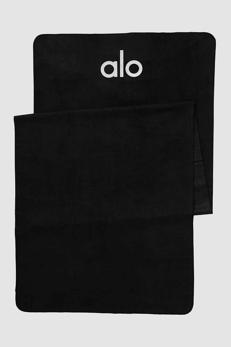 Alo Yoga� | Grounded No-Slip Towel in Black | Alo Yoga