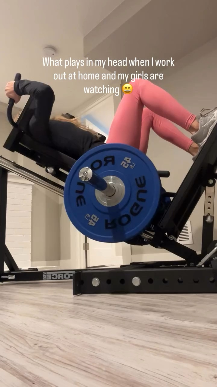 What plays in my head while I workout with my girls by me 😄

#wendyfrombluey #girlmom #roguefitness #fabletics #workout