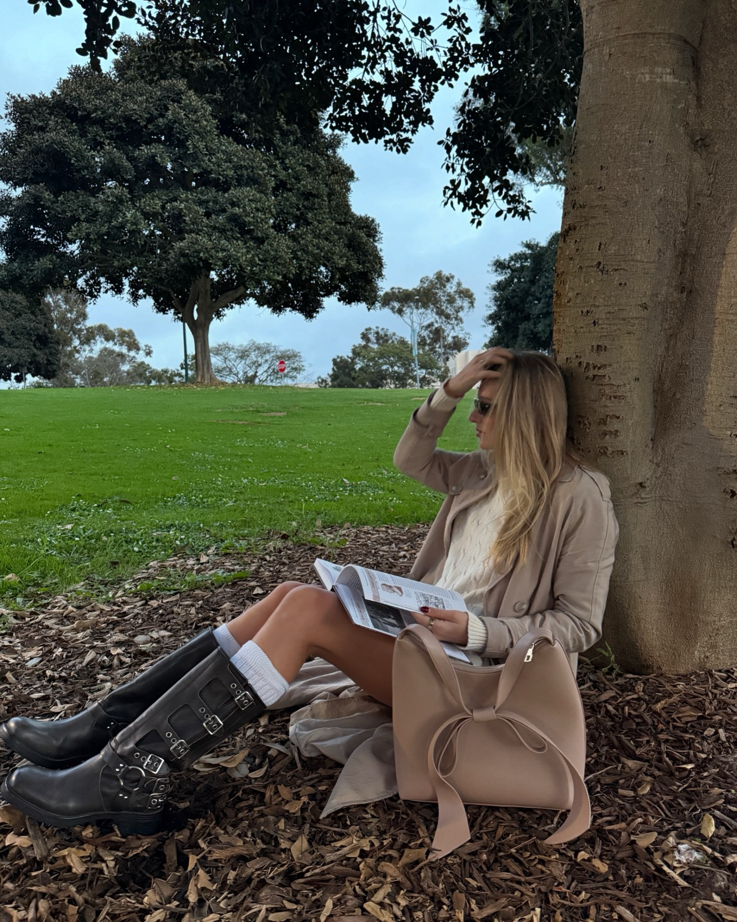 Park dates >>>

#falloutfits #falltrends #falloutfitinspo #trenchcoat #pinterestinspired #pinterestaesthetic #pinterestoutfit #pinterestgirl #pinterestoutfit