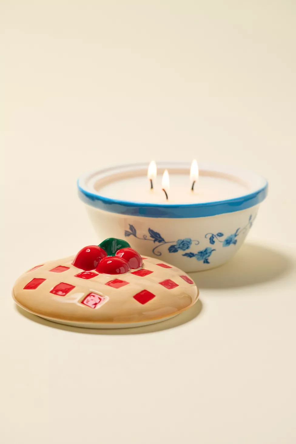 Pie 10 oz Scented Candle | Urban Outfitters (US and RoW)