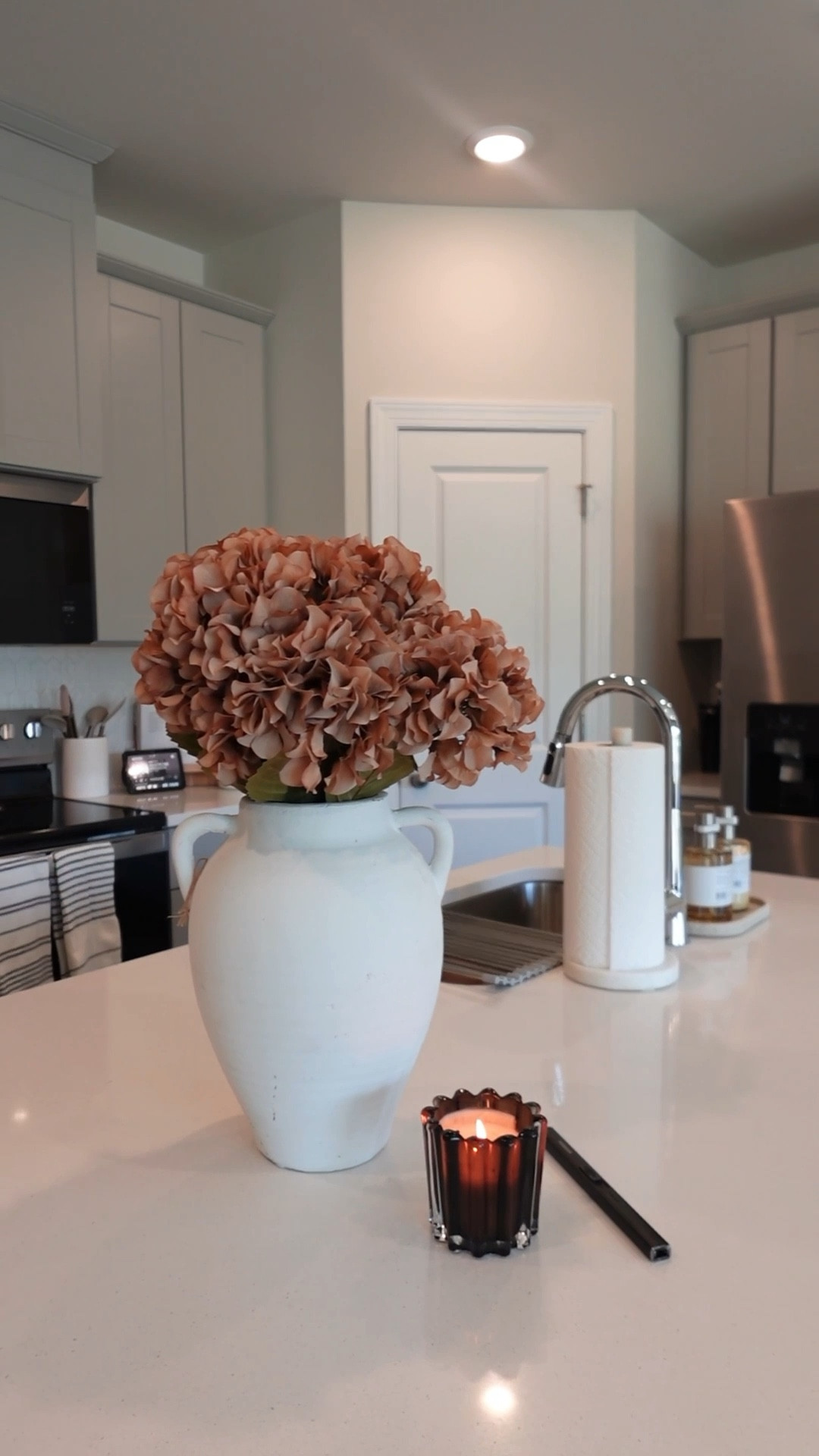 my new kitchen is coming together so nicely 😍 I love how warm and cozy it feels 🤎 #homedecor #home #homefinds #kitchen #kitchendecor 

#LTKHome