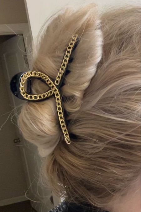 My hair is a literal disaster today but I'm trying to look a little more put together with this cute claw clip! I love the gold chain for an extra fun detail. 

#LTKstyletip #LTKunder50