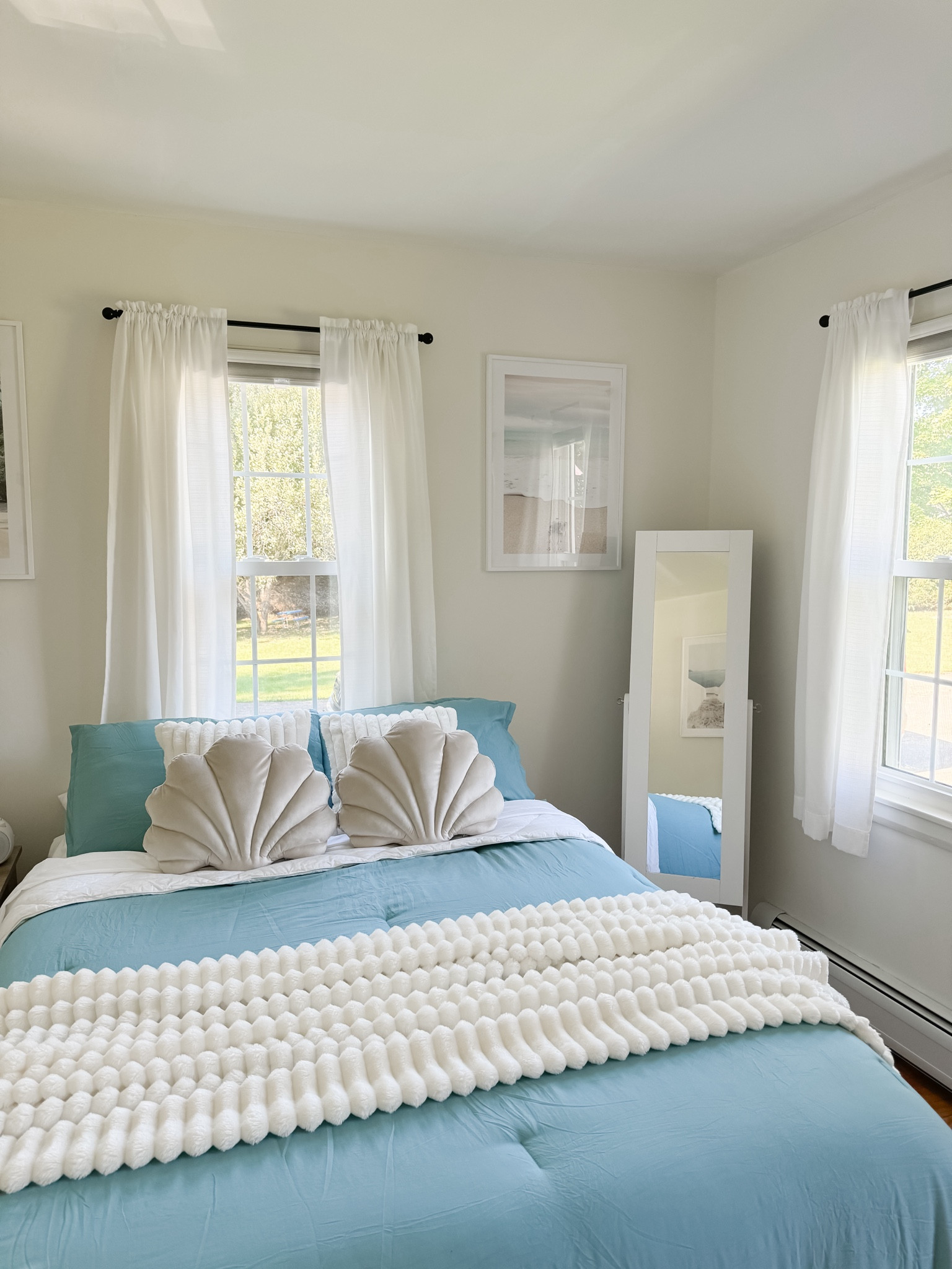 Beachy-chic teenager room refresh! For beach prints at Desenio use my code CHRISTINA45 for a 45% off (excluding personalized prints or canvas). Valid until midnight on Sept. 10th!

#LTKFallSale #LTKHome #LTKFamily